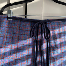 Load image into Gallery viewer, Size S Wrap Skirt