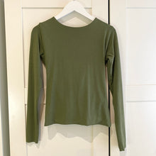 Load image into Gallery viewer, 4 in 1 Cowl & Reversible Bamboo Top