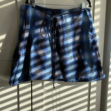 Load image into Gallery viewer, Size M Deadstock Wrap Skirt

