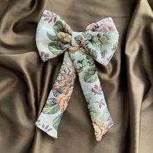 Load image into Gallery viewer, Vintage Hair Bow
